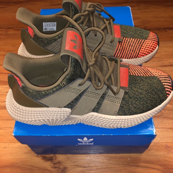 Adidas Prophere J - Used (6.5 in women’s) - Picture 4 of 4